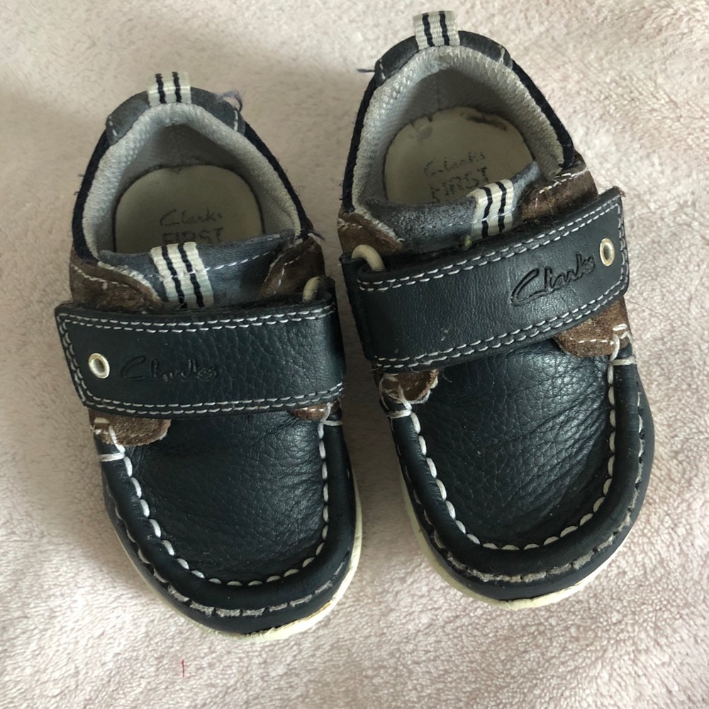 Clark’s velcro boat shoes 4.5 Toddler